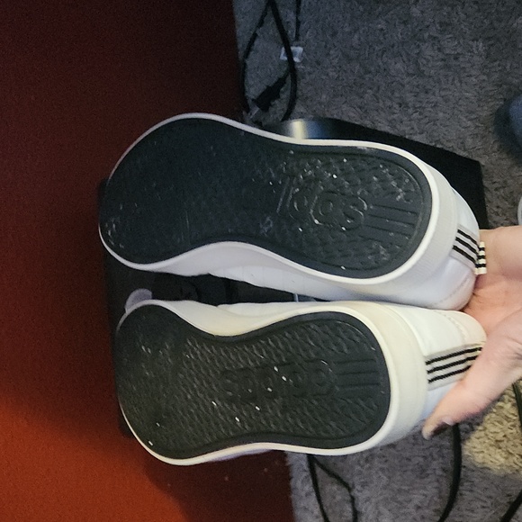 Adidas shoes - Picture 3 of 3